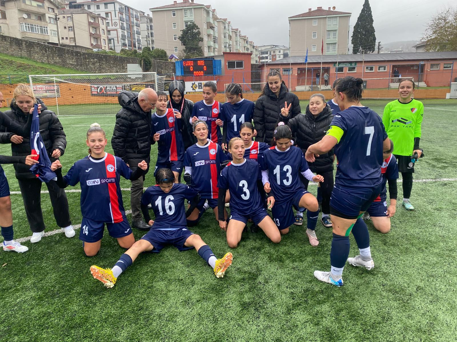 Düzce Kadın Futbol Takımı, Son Dakika Golüyle 3 Puanı Kaptı!