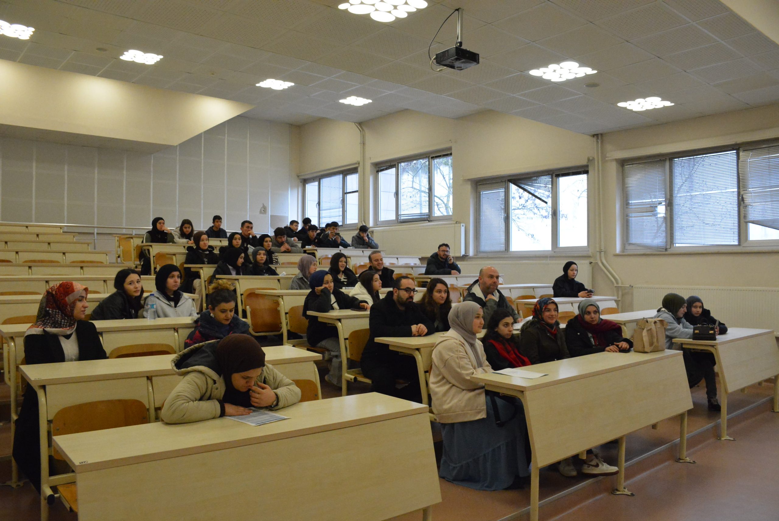 Lise Öğrencilerinden Düzce Üniversitesi’ne Ziyaret