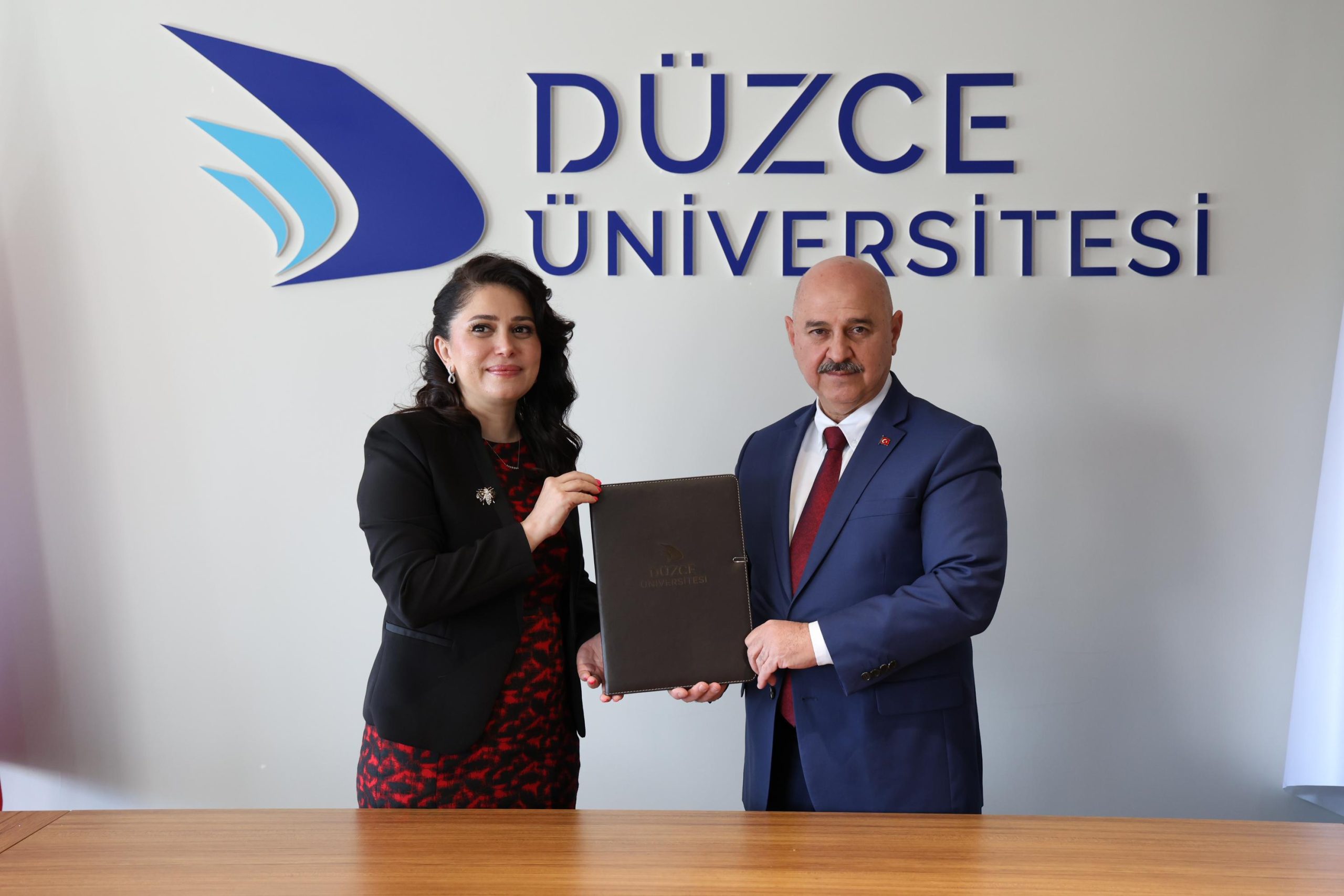 Düzce Üniversitesi ile BEE’O Propolis Arasında İş Birliği Protokolü İmzalandı