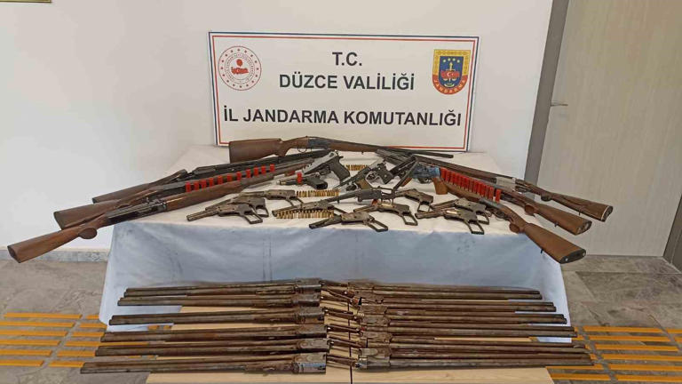 Düzce’de Ruhsatsız Silah İmalathanesine Operasyon: Çok Sayıda Silah ve Parça Ele Geçirildi