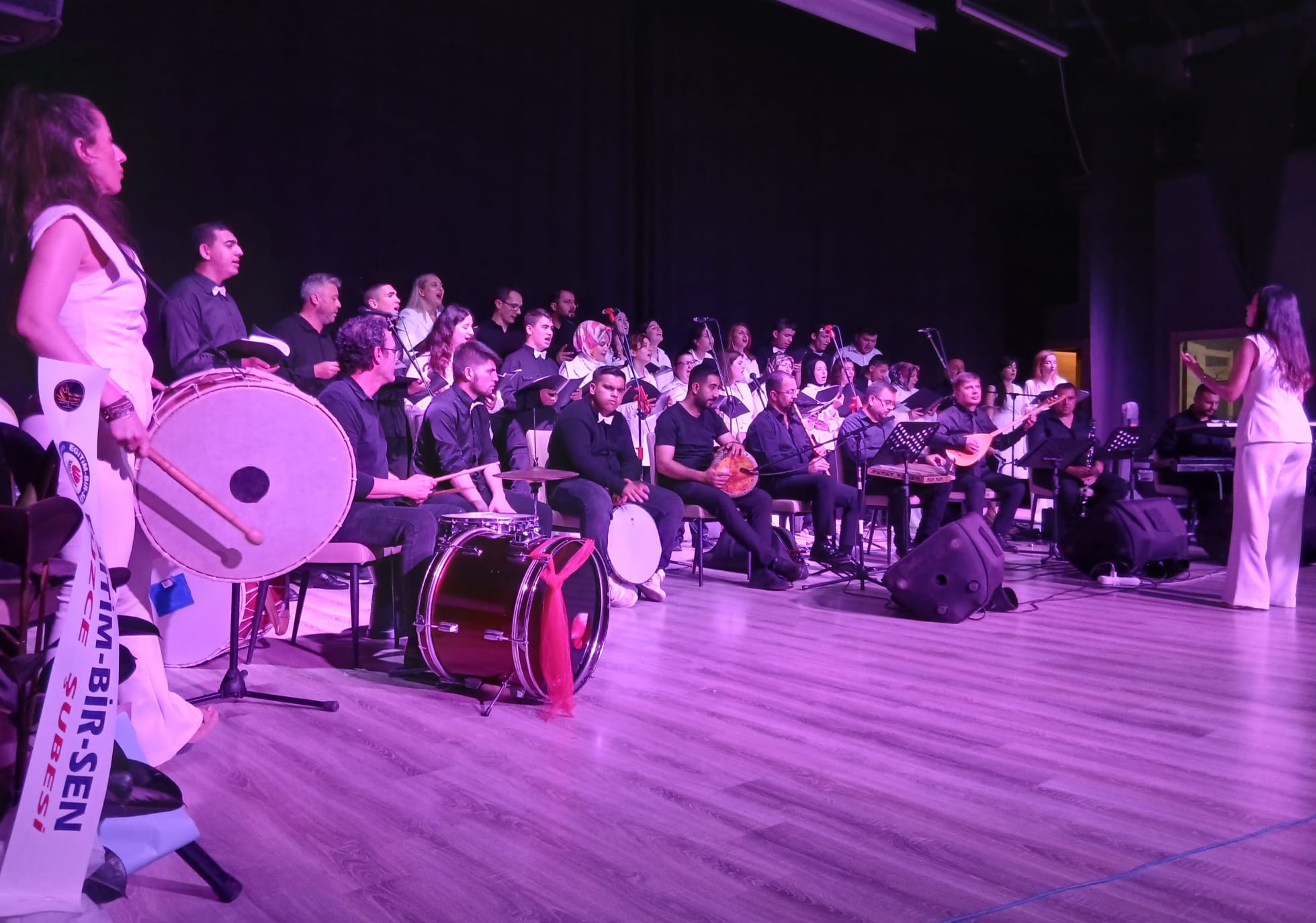 Düzce Özel Eğitim Meslek Okulu’ndan Etkileyici Etkinlik: Koro Gösterisi Büyük Alkış Aldı