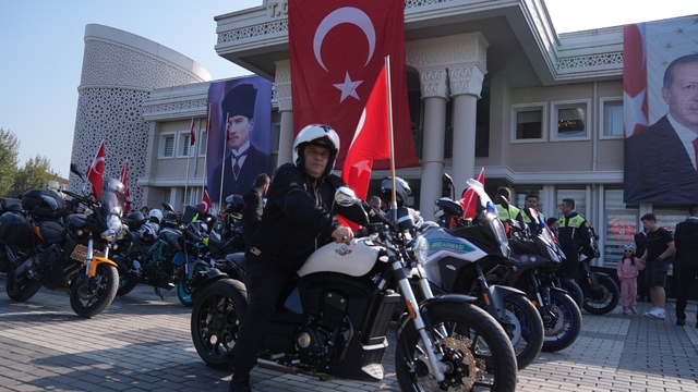 Düzce’de 29 Ekim Coşkusu: Vali Selçuk Aslan, Motosiklet Turu ile Cumhuriyet Bayramı Kutlamalarına Katılacak