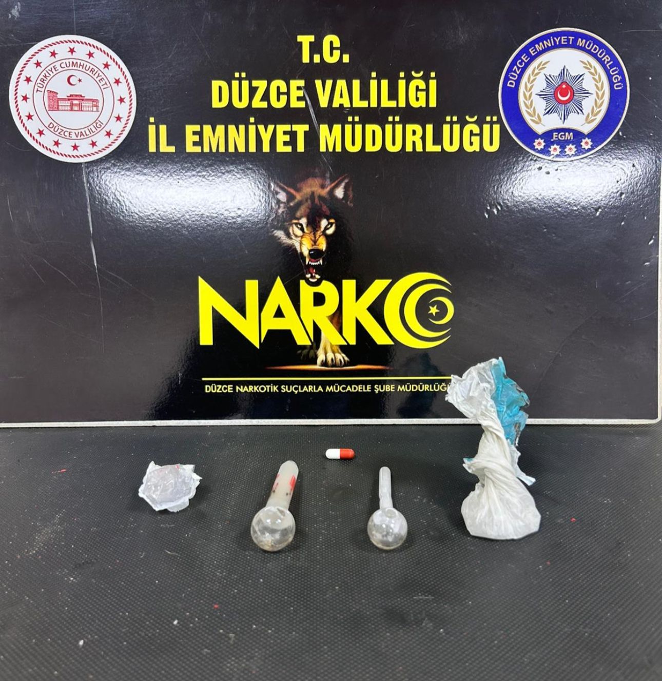 Düzce’de Uyuşturucu Operasyonu: 15 Gram Metamfetamin Ele Geçirildi, 1 Kişi Tutuklandı