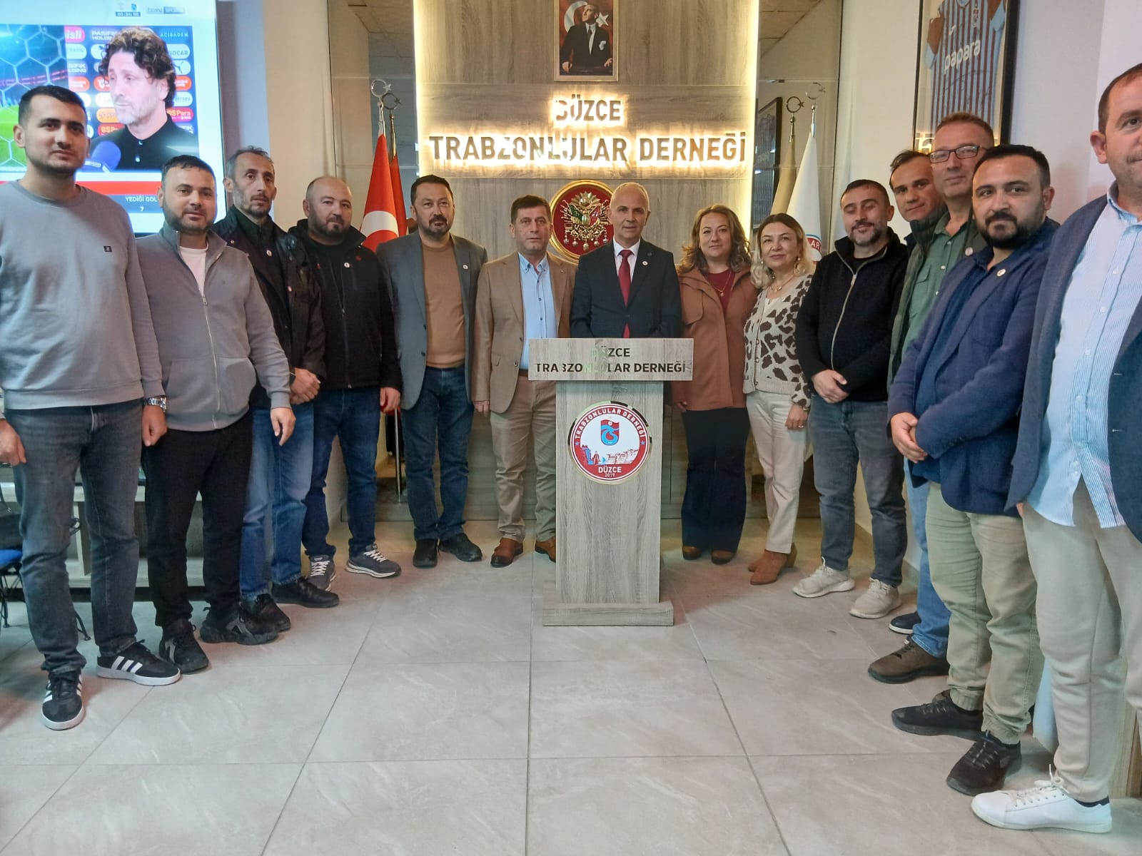 Düzce Emlakçılar Derneği’nden Trabzonsporlular Derneği’ne Nezaket Ziyareti