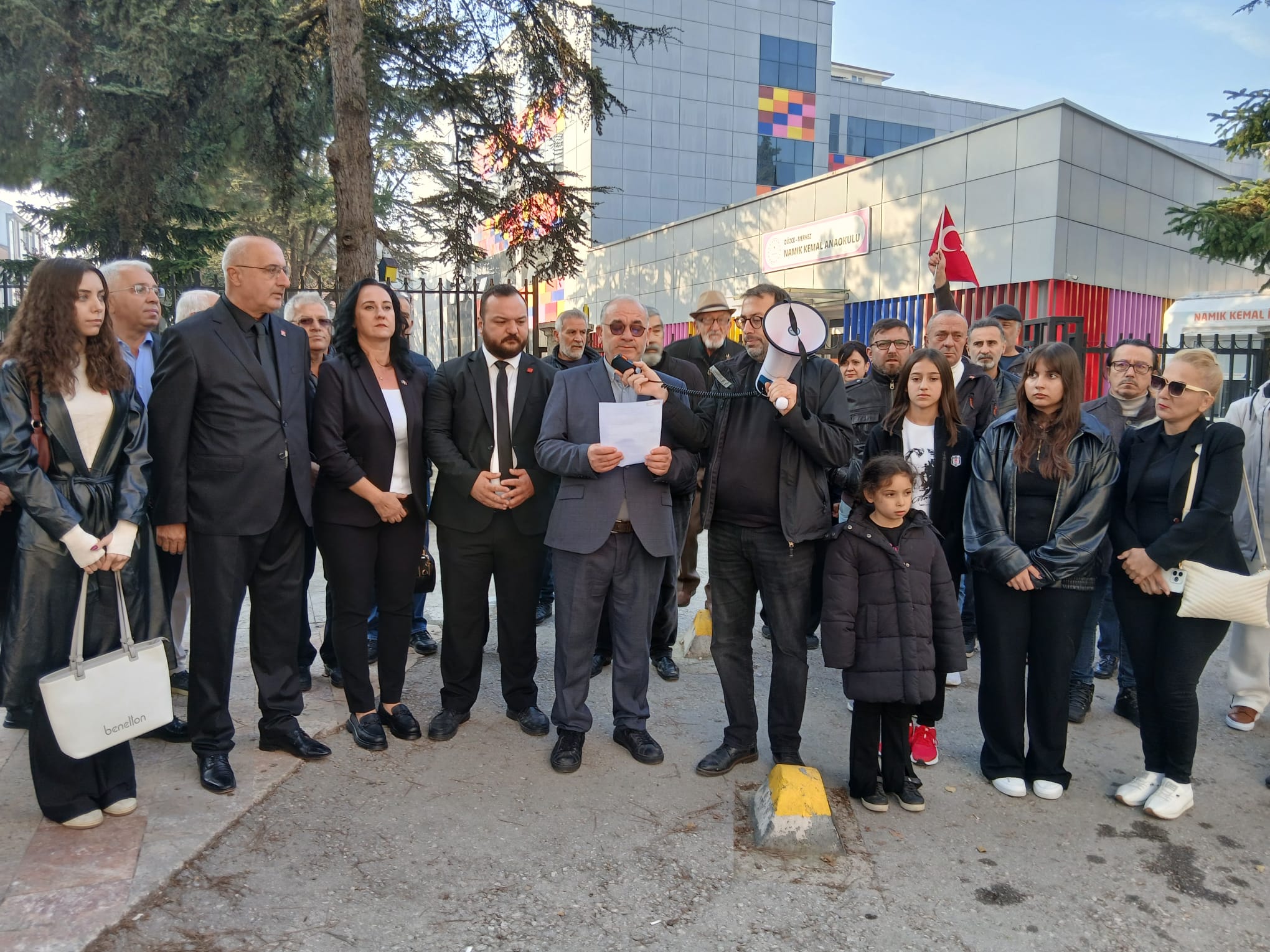 CHP’den 10 Kasım Mesajı: “Atatürk’ü Kalbimizden Silemezsiniz, 10 Kasım’ı Tatille Gölgeleyemezsiniz”