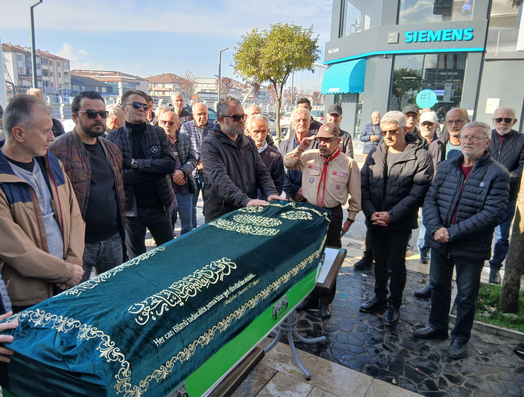 Emekli Öğretmen ve İzci Zafer İsmiçoğlu Son Yolculuğuna Uğurlandı