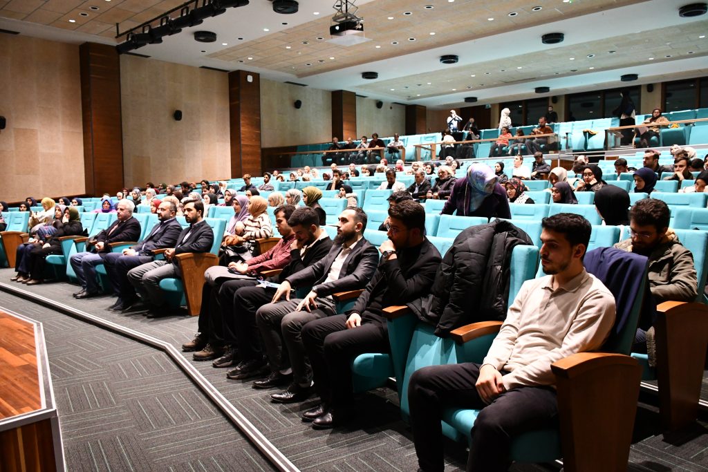 Düzce Üniversitesi’nde “Kayıp Coğrafyanın İzinde: Doğu Türkistan” Etkinliği Gerçekleştirildi