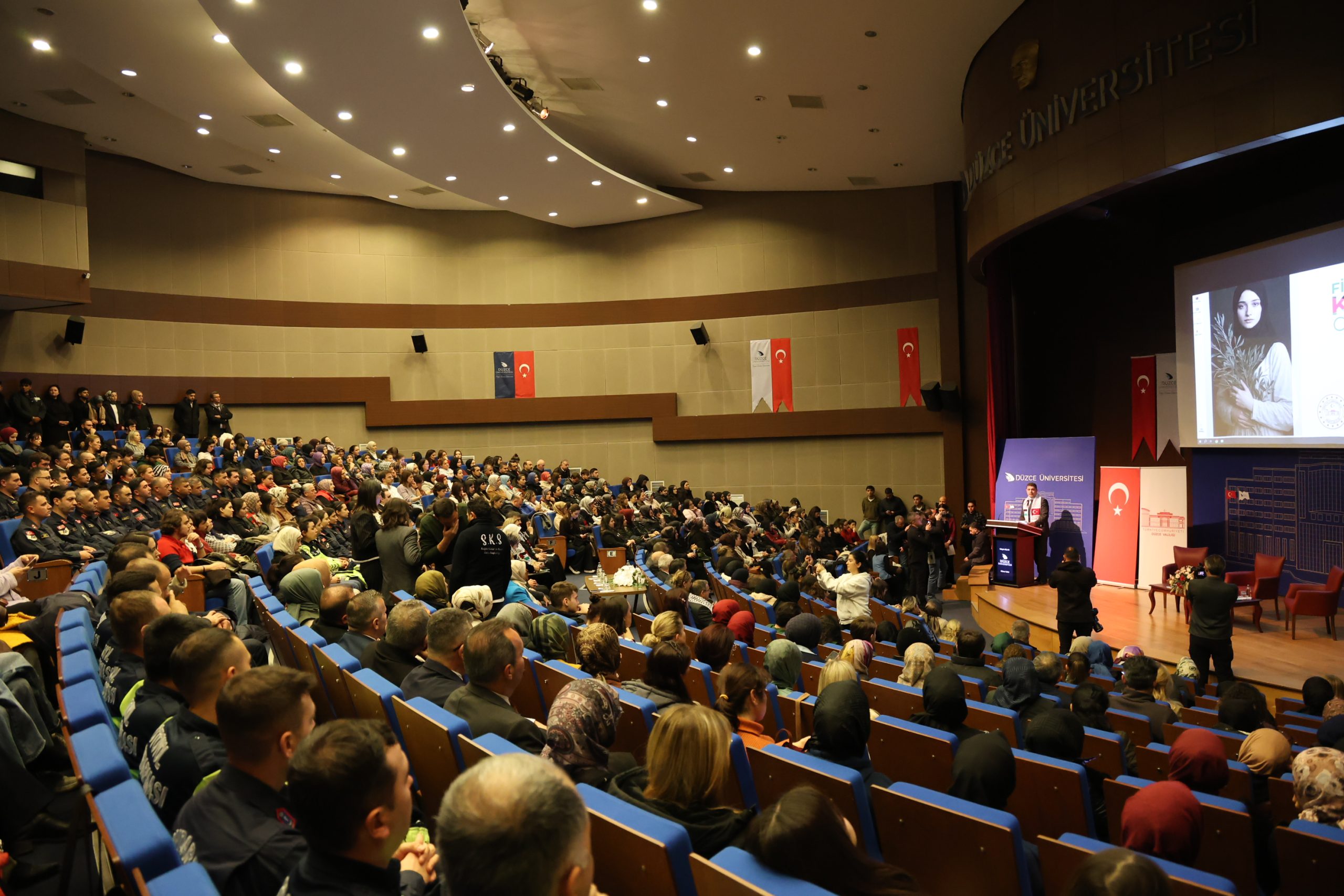 “Filistin’de Kadın Olmak” Paneli Düzce Üniversitesi’nde Gerçekleştirildi