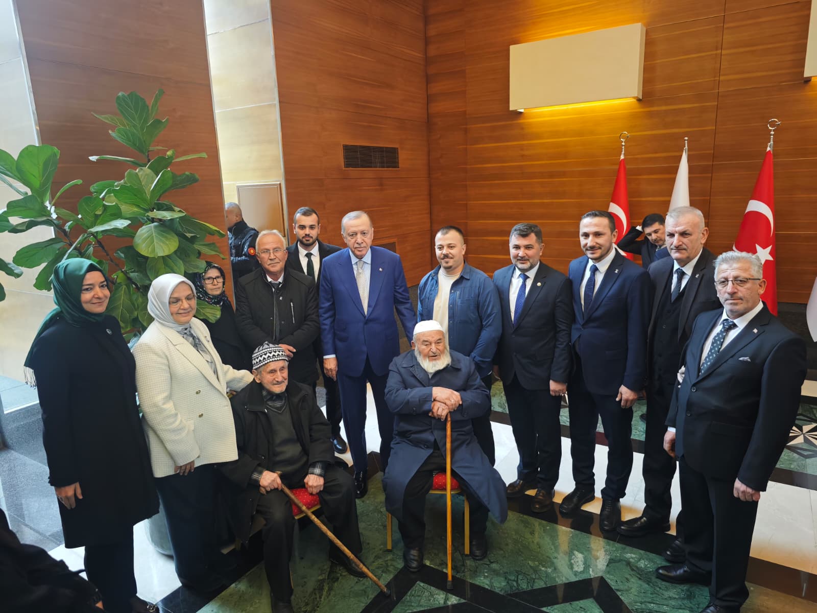 Cumhurbaşkanı Erdoğan’dan İki Asırlık Çınara Özel Görüşme