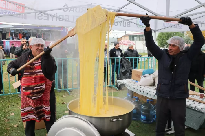 Gölyaka’da Mihlama Festivali Coşkusu: Ünlü İsimler 7–11 Ocak’ta Gölyaka’da Buluşuyor